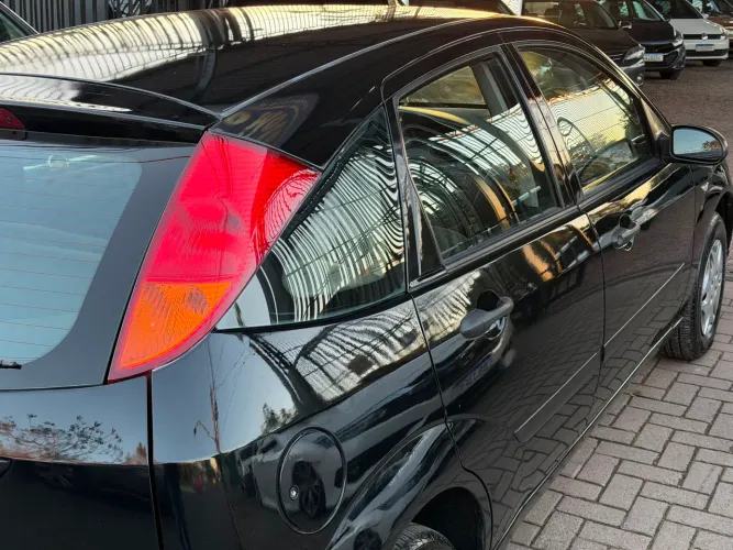 Ford Focus 1.6 S/se/se Plus Flex 8v/16v 5P 2006