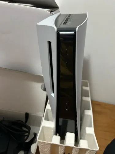 Console Sony PlayStation 5, Com Leitor de Discos, SSD 825gb Controle Sem Fio DualSense