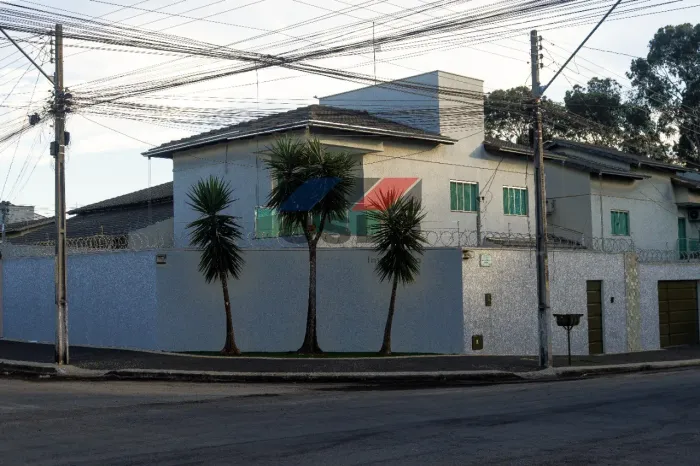 SOBRADO MOBILIADO 3 QUARTOS NO MOINHO DOS VENTOS