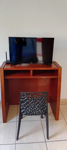 Rack estante móvel madeira 