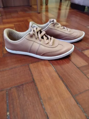 Tênis feminino Tam 36