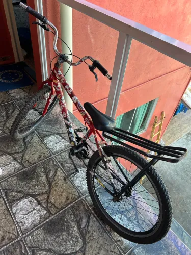 Bicicleta Aro 24 - Estilo Único, Pronta para Pedalar!