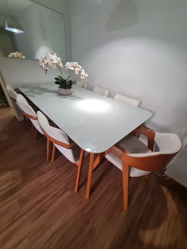 Mesa 8 lugares - Alto Padrão em madeira maciça