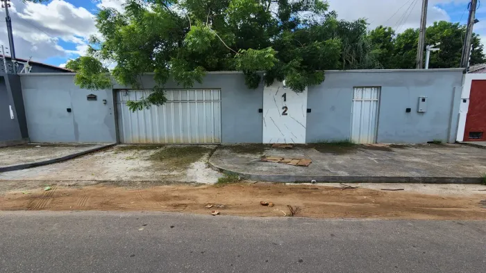 Aluga Esta Residência no Bairro Tancredo Neves