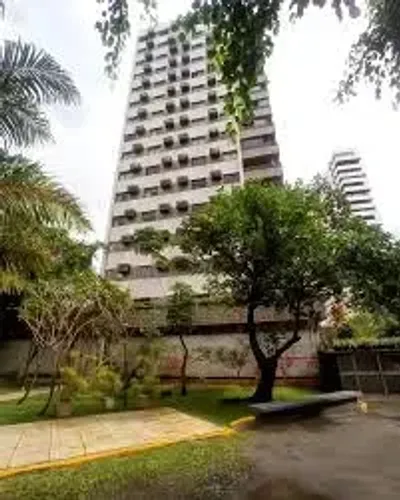 Imóvel para venda tem 225 metros quadrados, com 4 quartos em Jaqueira - Recife - PE