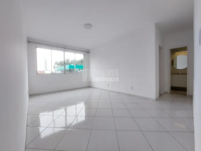 Apartamento à venda com 1 dormitório à venda no bairro Agronômica em Florianópolis