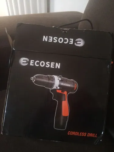 Vendo furadeira e parafusadeira com 2 baterias 