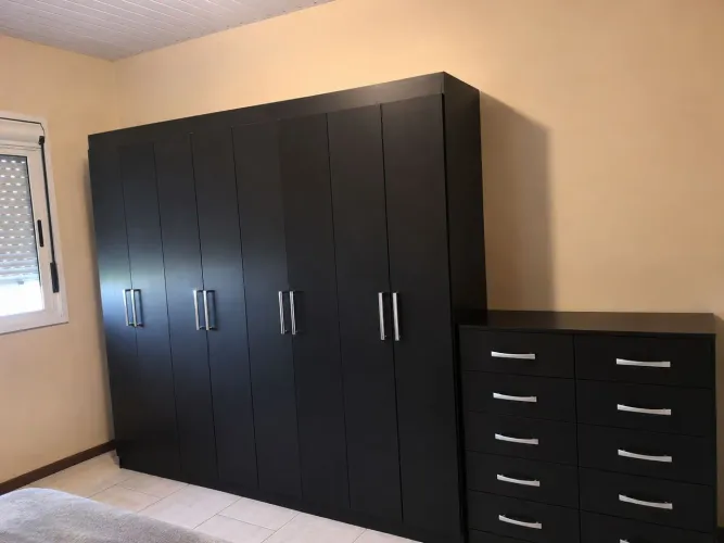 Guarda roupa casal 8 portas + cômoda 10 gavetas (MDF+MDP)