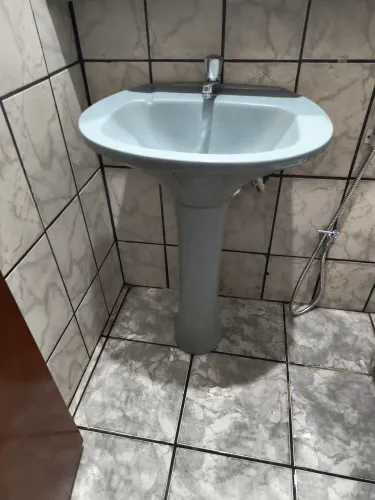 vendo lavatório e vaso ,