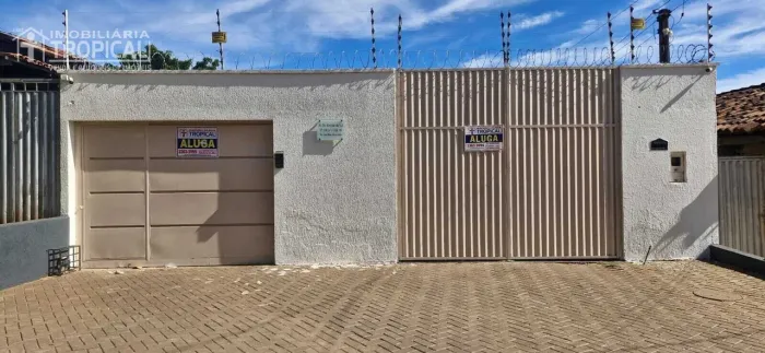Aluga-se casa bem localizada em Porto Nacional-To.