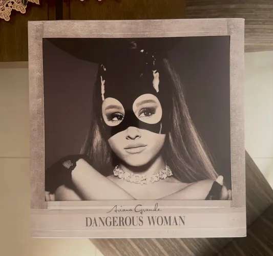 Ariana Grande - Dangerous Woman 10th Anniversary Vinil imited Edition LACRADO e Importado