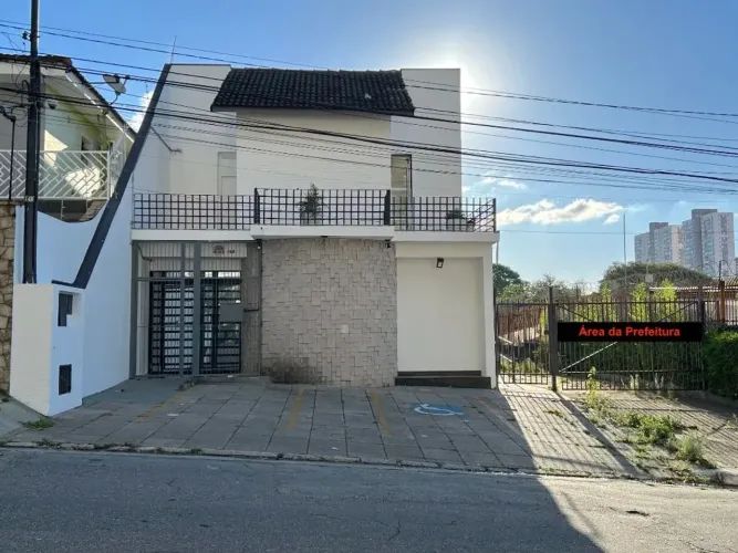 Prédio comercial à venda Jardim Avelino | 450m² de área total | 9 salas | 3 vagas