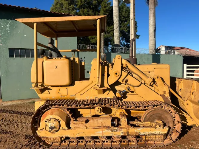 TRATOR DE ESTEIRA PÁ CARREGADEIRA CATERPILLAR 941B 100% REVISADA