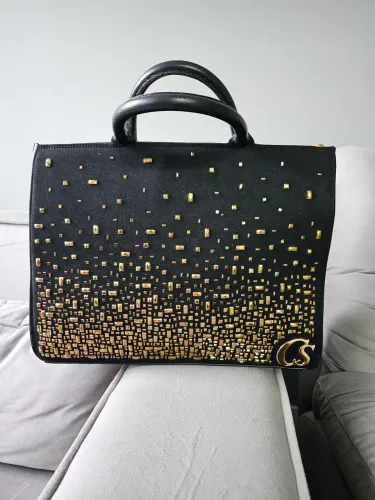 Bolsa Carmen Steffens Preta com Tachas Douradas