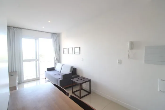 Studio 6677, Quarto e sala com varanda e todo mobiliado. Vaga,Lazer completo.