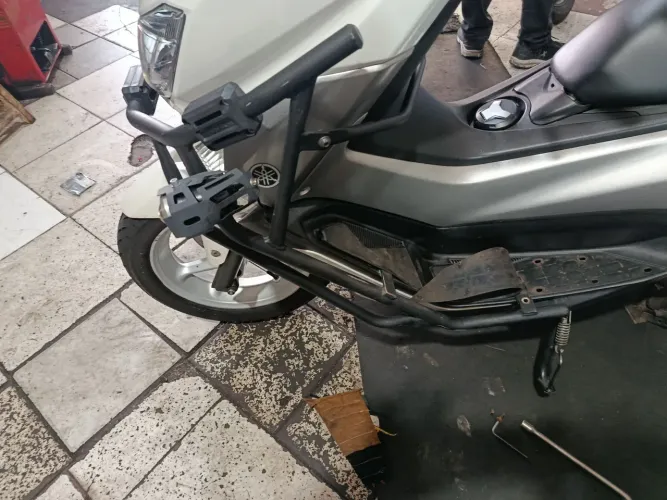 Protetor de carenagem e farol milha N-MAX