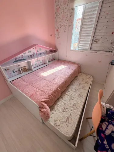 Cama infantil Casinha com cama auxiliar