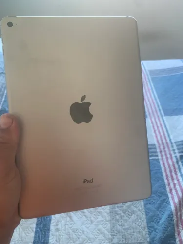 Vendo IPad, muito bom. Divido em 2x no cartão de crédito