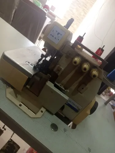Máquina overlok proficional