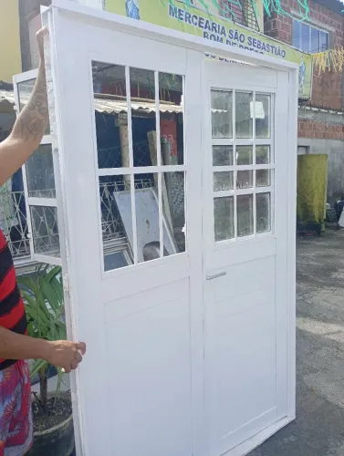 Porta de alumínio 2,10 por 1,40