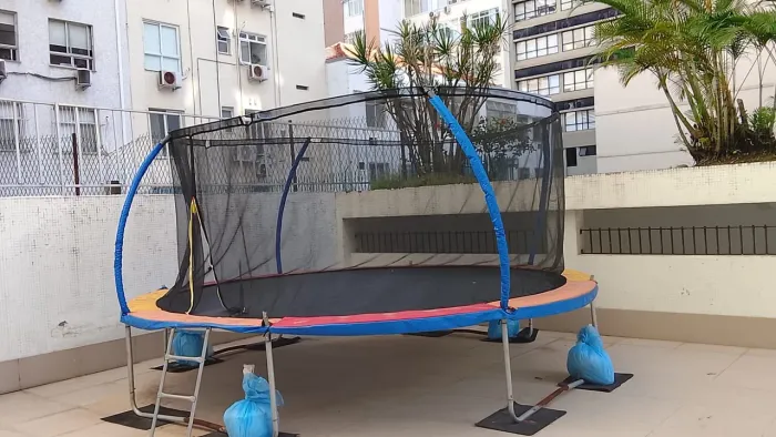 Vendo pula pula semi novo, aceito oferta!