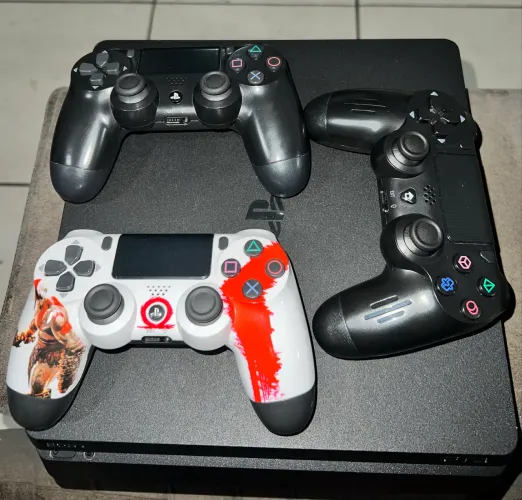 PlayStation 4 - 3 Controles 