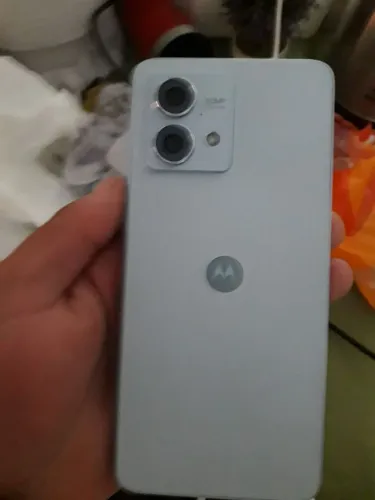 Vendo celular Motog84 semi novo 256g tem uns trincado na tela não interfere em nada