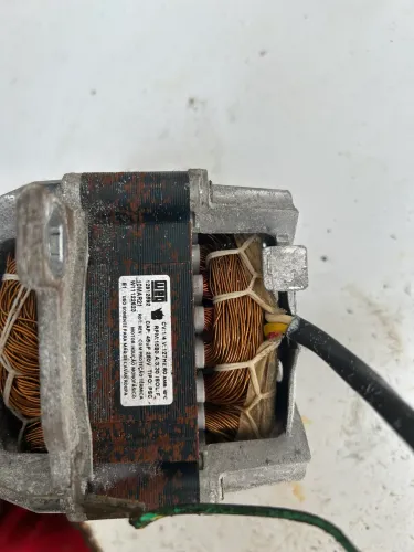 Vendo motor de máquina de lavar 