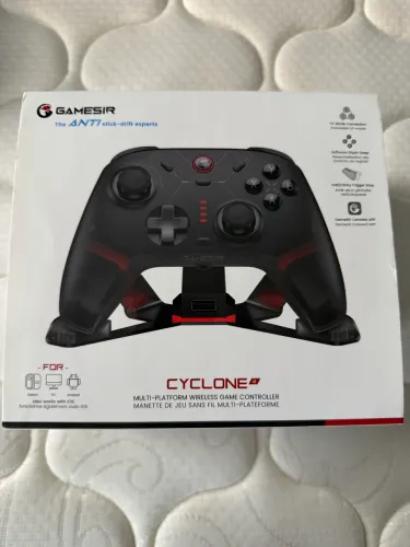 Gamesir Cyclone 2 com Dock