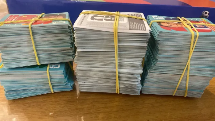 Lote de 1.000 figurinhas da copa do mundo aleatório
