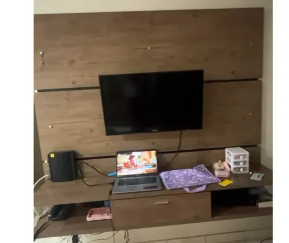 Painel com TV
