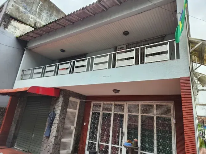 VENDO CASA COM APROX. 1.000M CONSELHEIRO FURTADO COM PADRE EUTIQUIO.