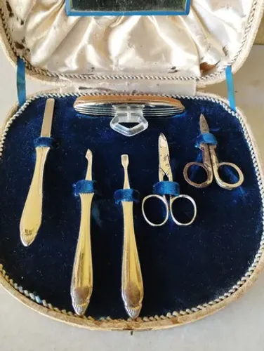 Kit para unhas antigo 
