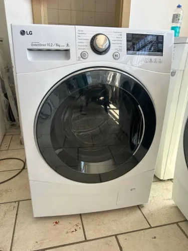 Lava e seca LG Direct Drive 10,2/6kg