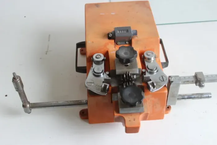 master 2000N decapadora de cabos semi automatica