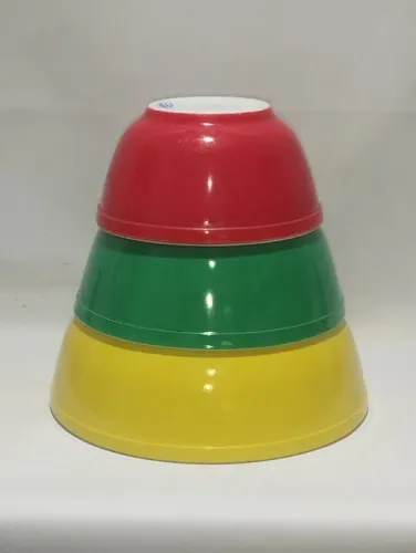 Pyrex bowls