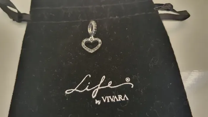 Berloque de Coração em Espinélio preto ! Life by Vivara ! 