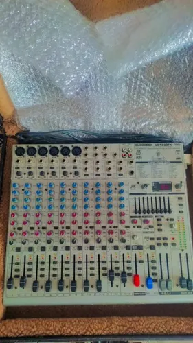 Mesa Behringer Eurorack Ub-1832fx Pro