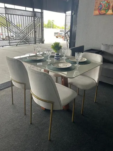 Mesa de Jantar Moderna com 4 Cadeiras - Estilo Minimalista