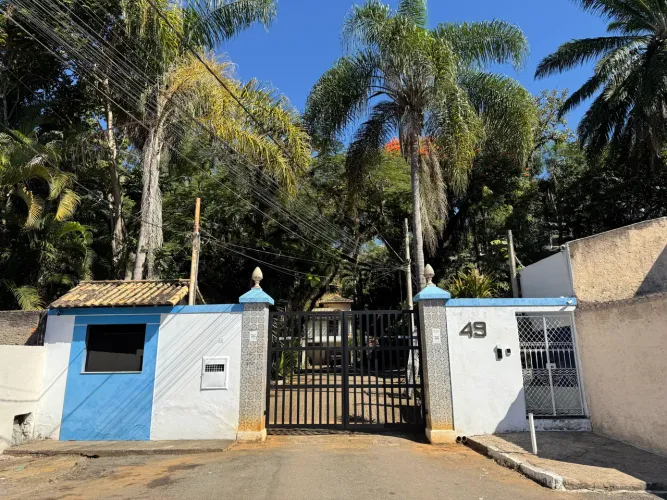 Terreno em condomínio fechado com clube completo na Voldac