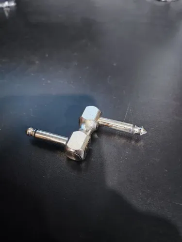Adaptador P10 santo angelo para pedais de Guitarra