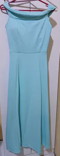 Vestido Longo Off-Shoulder Tiffany usado uma única vez.