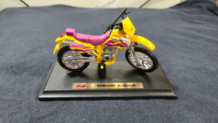 Maisto KAWASAKI KLX250SR 1:18, miniatura e item de colecionador