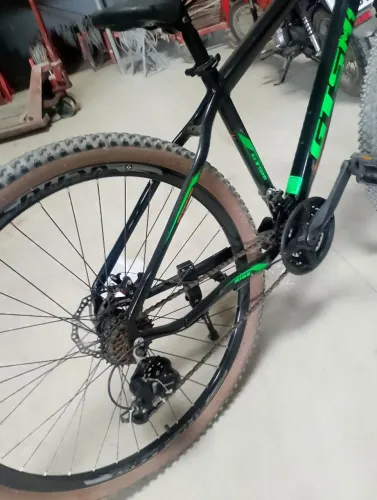 Bicicleta aro 29 quadro 17 com pouco tempo de uso e com documento 950 preço a negociar 