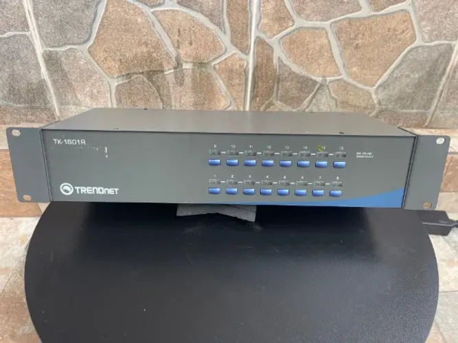 Chaveador Switch Trendnet Kvm Tk 1601r  No Estado Só R$ 99,99!