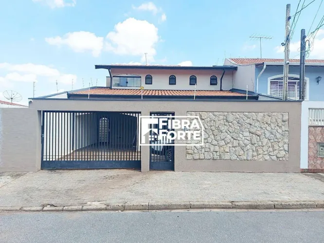 Casa a venda no bairro Jardim Chapadão.