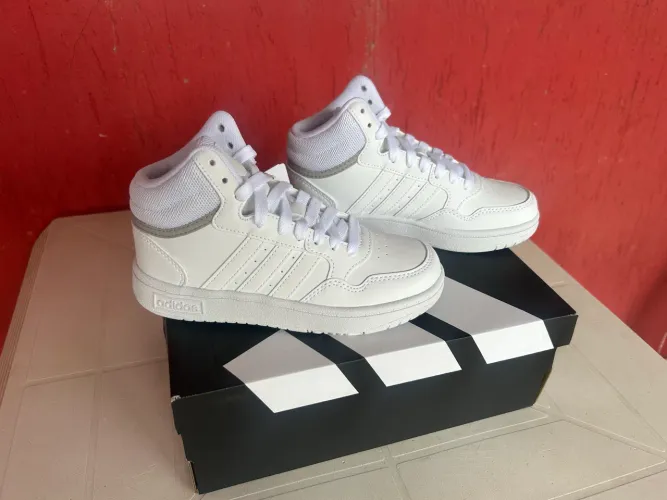Tênis Adidas original Infantil 30