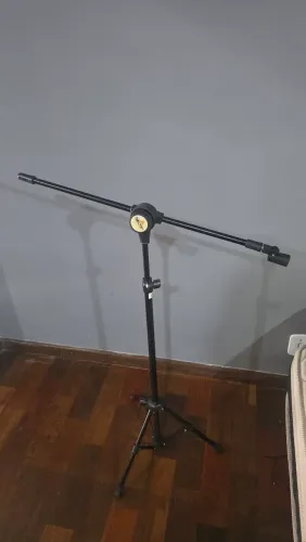 Tripé de microfone 