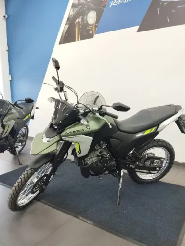 LANDER 250 CONNECTED 2025