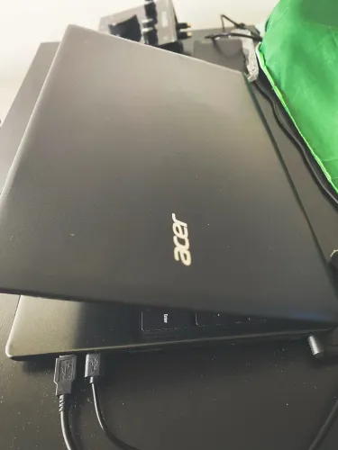 Notebook Acer i3, 4GB RAM, 466GB HD (Oportunidade) TELA 15,6